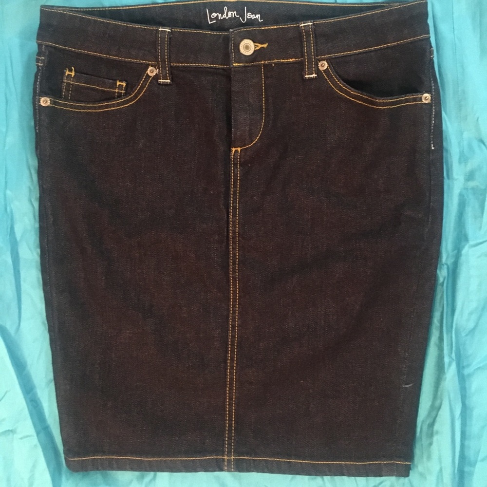 Cute! Tapered dark blue jean skirt